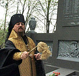 Архиепископ Иоанн освятил отреставрированный мемориал павшим воинам